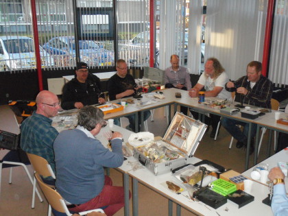 Alleen Marcel (er was geen plaats meer) en Raimond die eerder wegging was iedereen druk bezig.